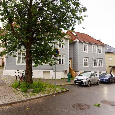 New! Modern Apartment In Historic Area Of Bergen! Kültér fotó