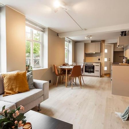 New! Modern Apartment In Historic Area Of Bergen! Kültér fotó