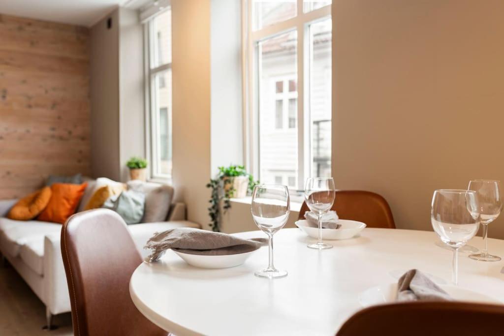 New! Modern Apartment In Historic Area Of Bergen! Kültér fotó